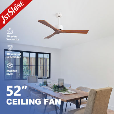 Bon prix Ventilateur de plafond en bois massif de 52 pouces avec moteur CC puissant et télécommande à 6 vitesses en ligne
