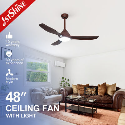 Bon prix fan de plafond en plastique de 48in LED 220V 50HZ avec les lames en bois de grain en ligne