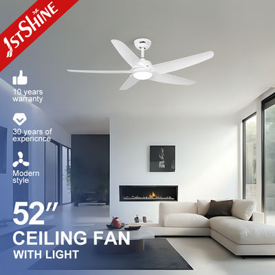 Bon prix Ventilateur de plafond blanc avec lampe 5 Lampe en plastique Moteur à courant continu Économie d'énergie en ligne
