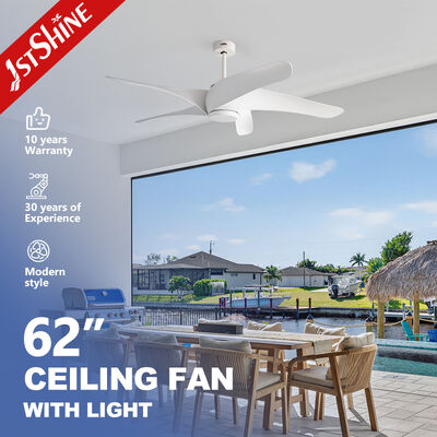 Bon prix Ventilateur de plafond en plastique à lame ABS de 62 pouces avec lumière LED et moteur CC En ligne